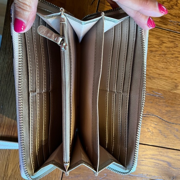 Dana Buchman Tote Purse and Wallet - Picture 9 of 9